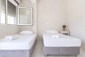 2 Rooms 4 Beds